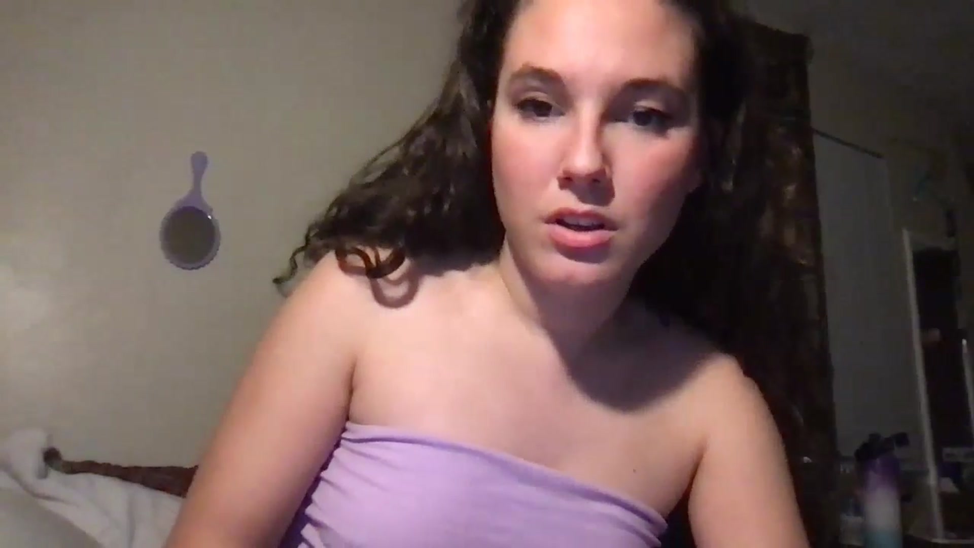 Gallery image thumbnail from lilyypop's myfreecams stream on, 05/04/2024, 07:17 image 2 of 20
