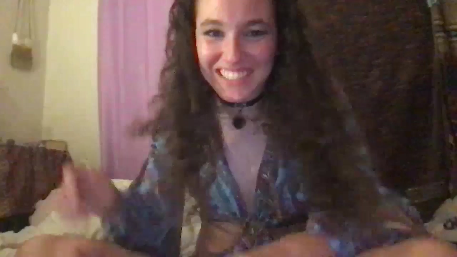 Gallery image thumbnail from lilyypop's myfreecams stream on, 06/18/2024, 07:15 image 17 of 20