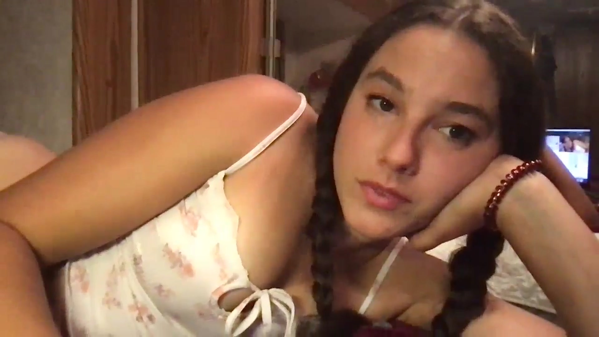 Gallery image thumbnail from lilyypop's myfreecams stream on, 08/18/2024, 06:46 image 4 of 20