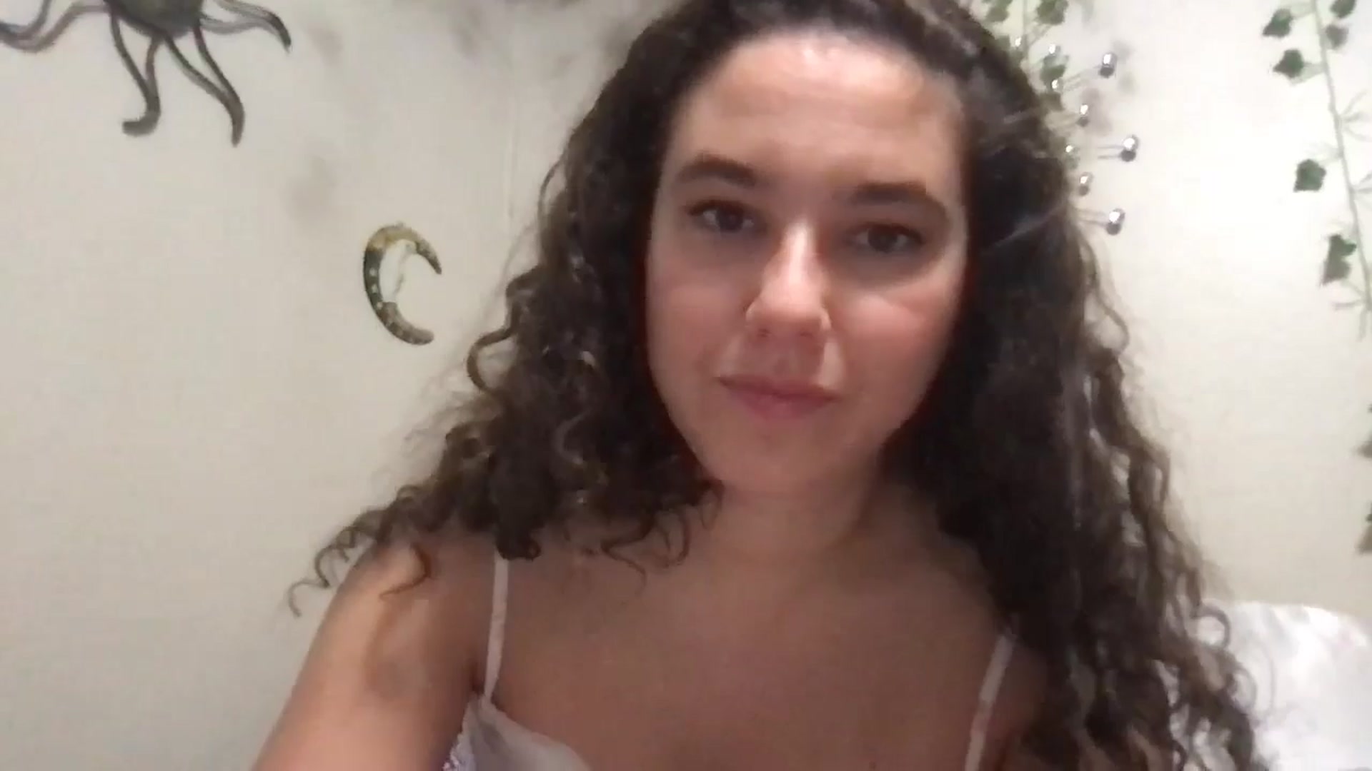 Gallery image thumbnail from lilyypop's myfreecams stream on, 10/31/2024, 11:13 image 11 of 20