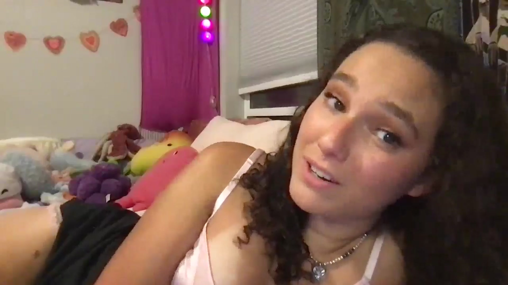 Gallery image thumbnail from lilyypop's myfreecams stream on, 07/17/2025, 11:08 image 4 of 20