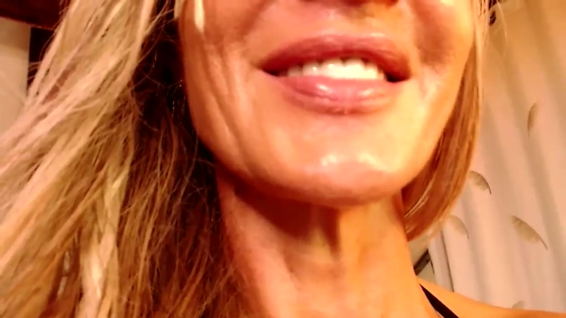 Gallery image thumbnail from lindaA's myfreecams stream on, 12/20/2024, 23:26 image 20 of 20