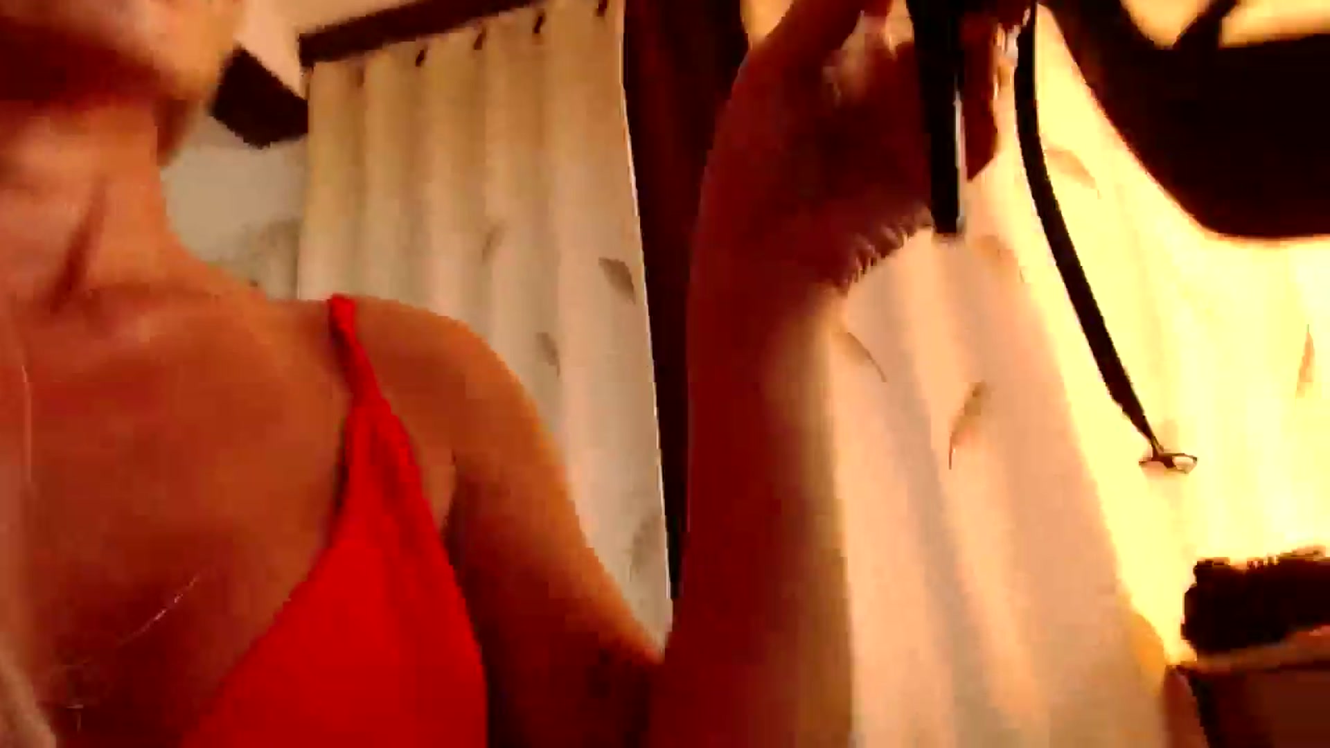 Gallery image thumbnail from lindaE's myfreecams stream on, 08/16/2024, 22:52 image 12 of 20