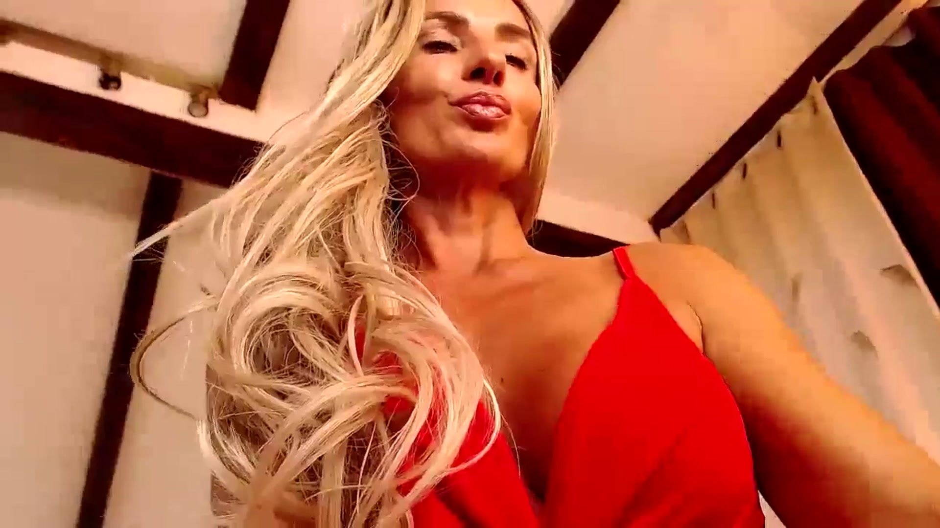Gallery image thumbnail from lindaE's myfreecams stream on, 08/17/2024, 22:26 image 14 of 20