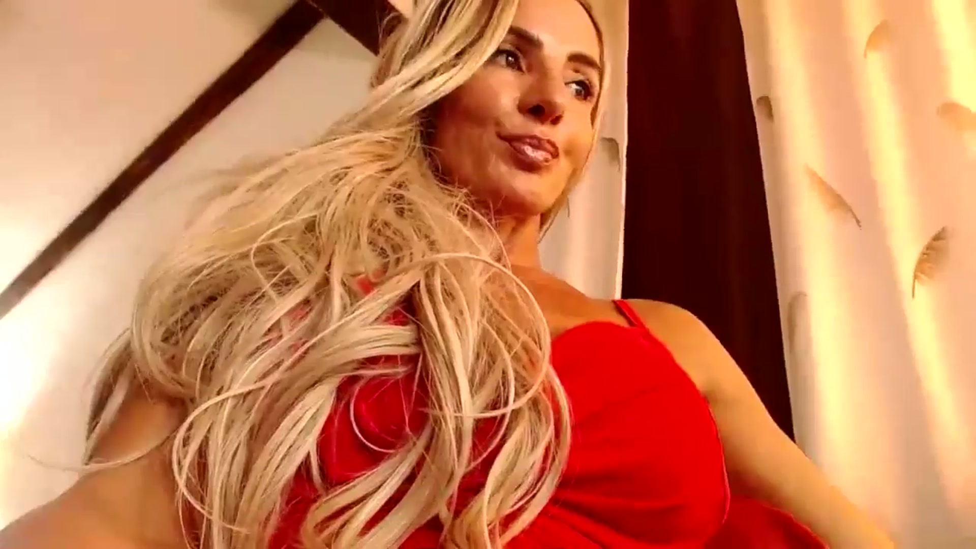 Gallery image thumbnail from lindaE's myfreecams stream on, 08/18/2024, 22:12 image 20 of 20