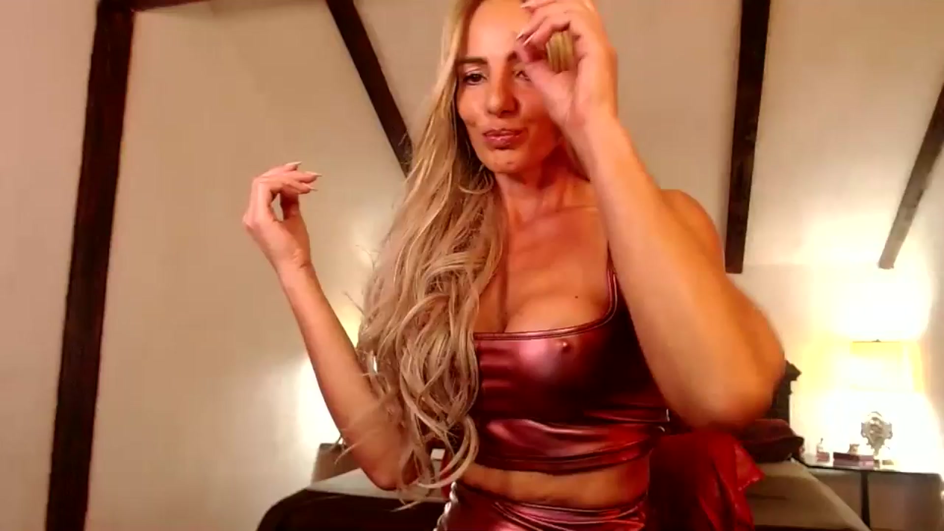Gallery image thumbnail from lindaE's myfreecams stream on, 10/20/2024, 19:45 image 7 of 20