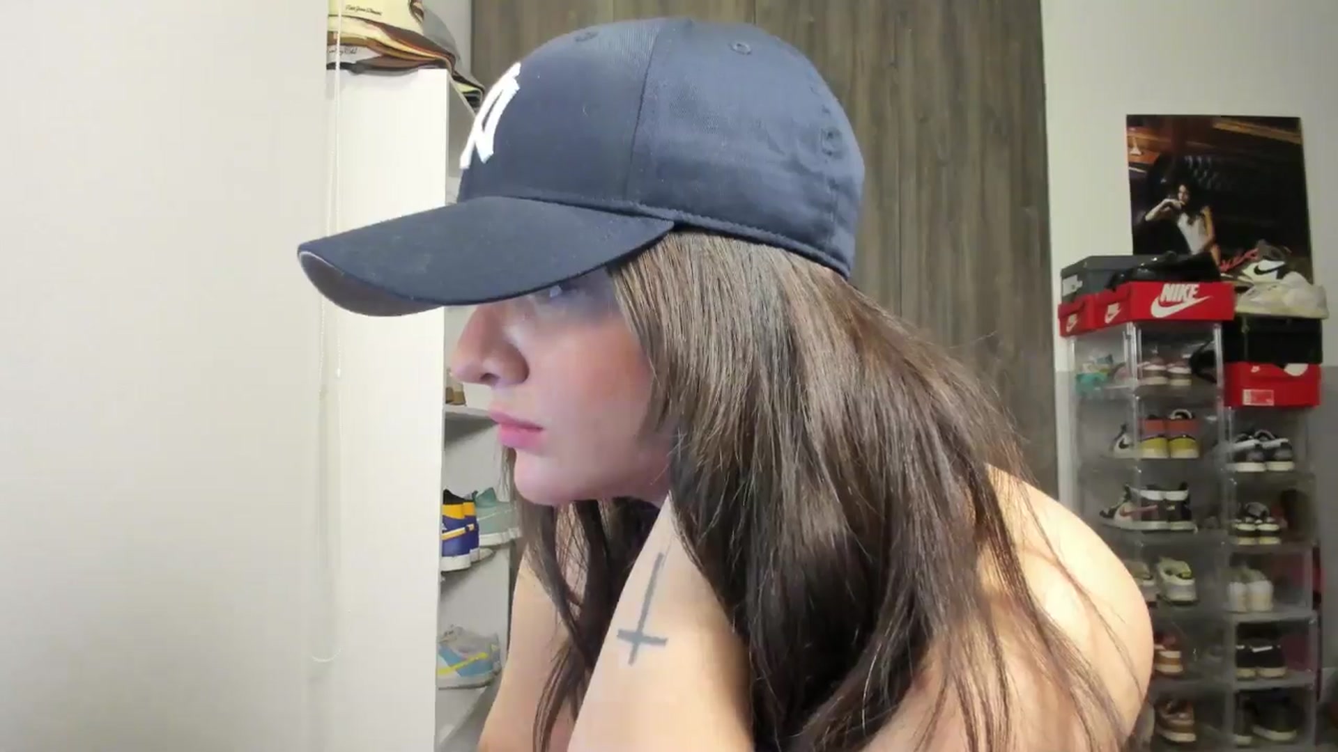 Gallery image thumbnail from lindabluee's myfreecams stream on, 04/05/2025, 19:18 image 11 of 20