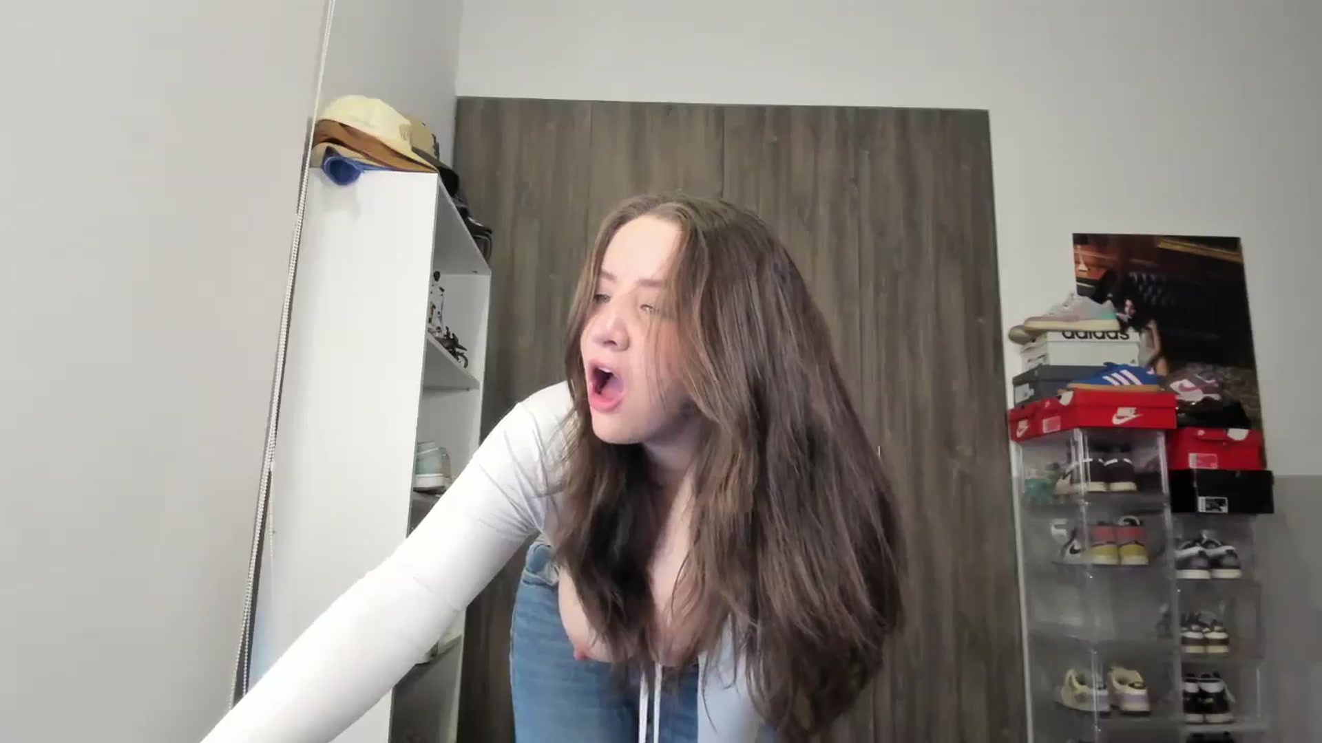 Gallery image thumbnail from lindabluee's myfreecams stream on, 05/26/2025, 15:02 image 2 of 20