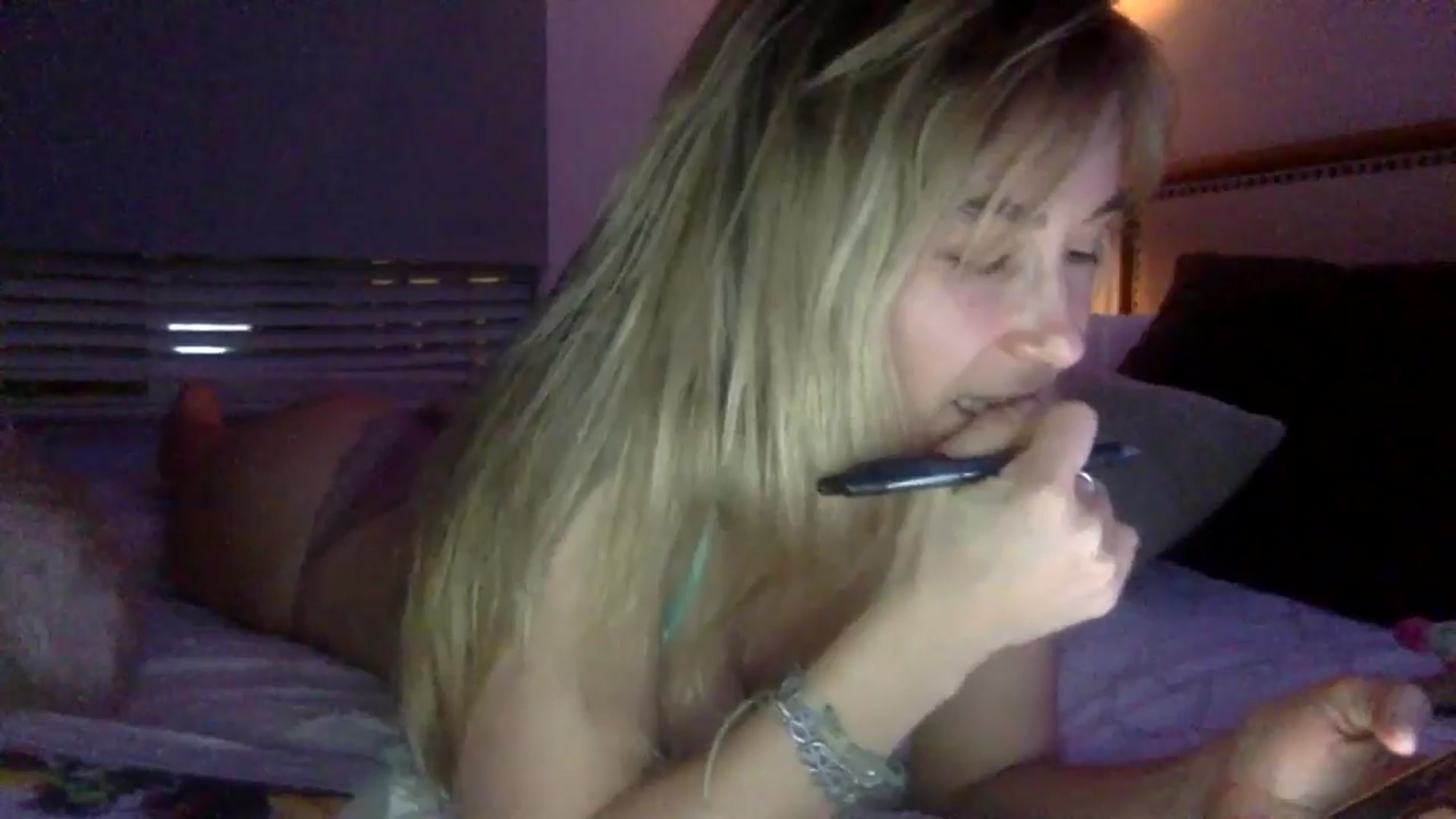 Gallery image thumbnail from lingerieyoga's myfreecams stream on, 06/10/2024, 04:55 image 17 of 20