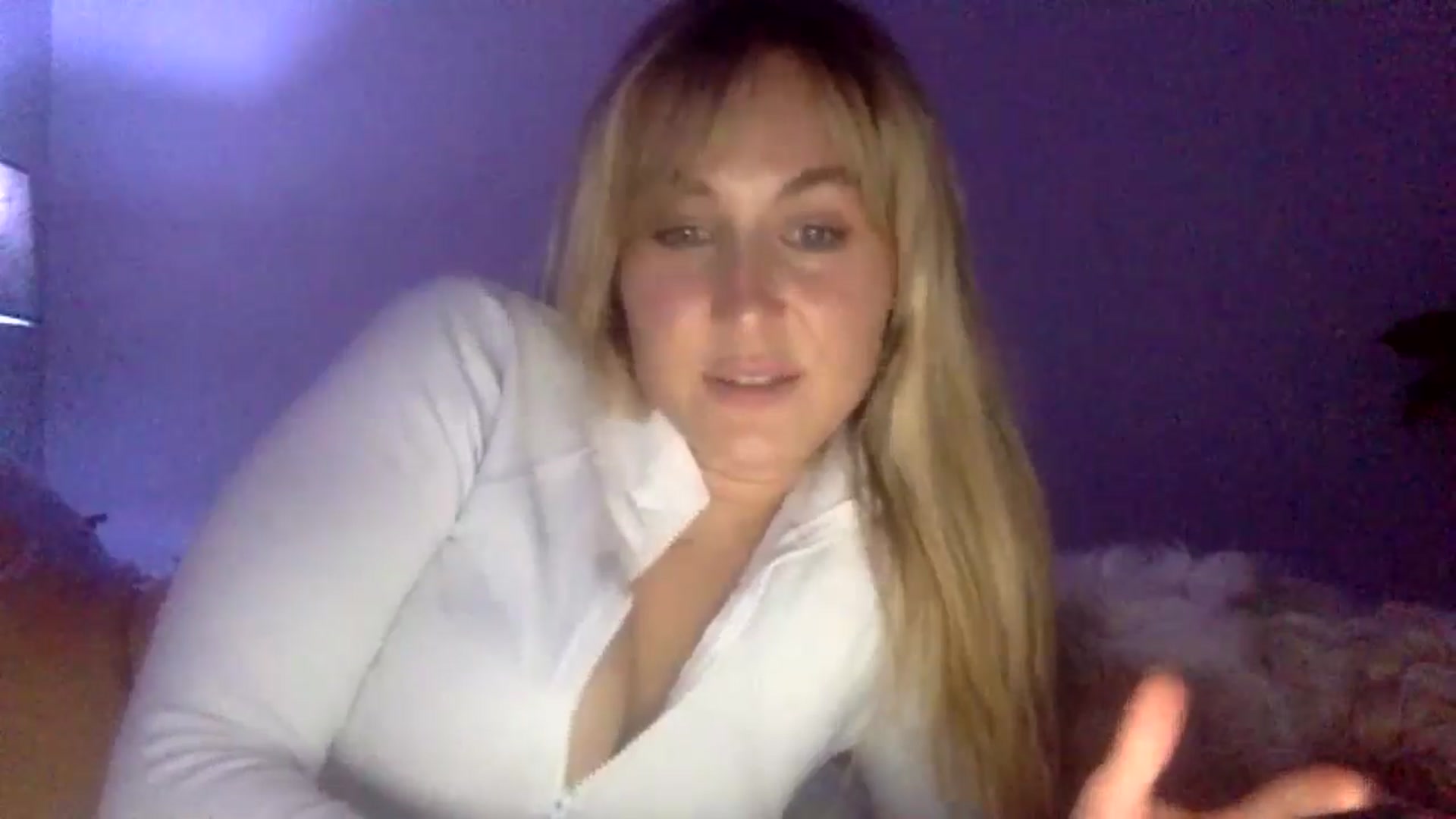 Gallery image thumbnail from lingerieyoga's myfreecams stream on, 06/12/2024, 04:06 image 5 of 20