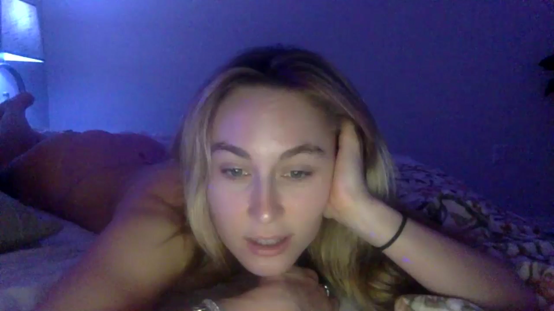 Gallery image thumbnail from lingerieyoga's myfreecams stream on, 06/14/2024, 05:51 image 3 of 20