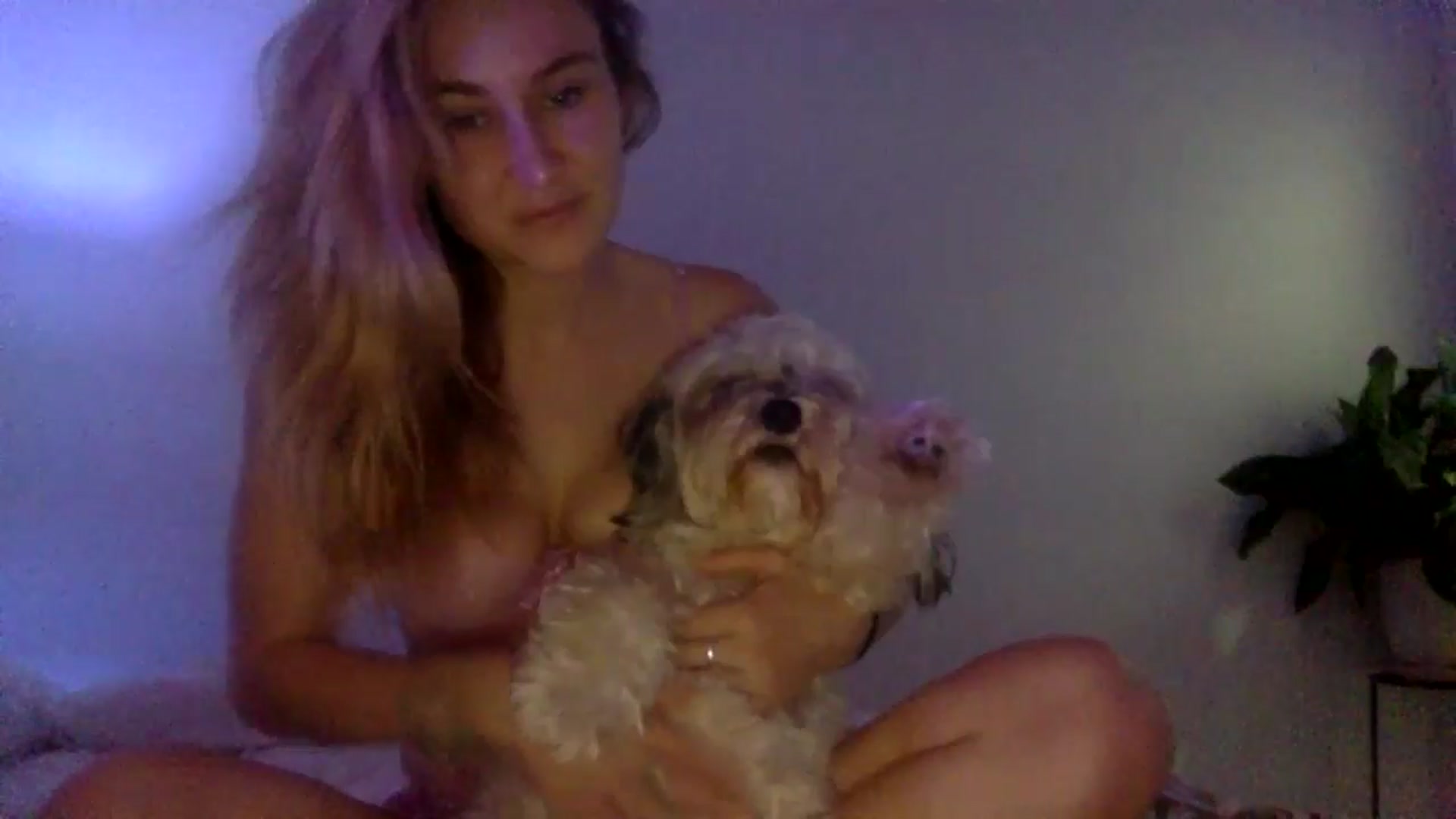 Gallery image thumbnail from lingerieyoga's myfreecams stream on, 06/14/2024, 05:51 image 8 of 20