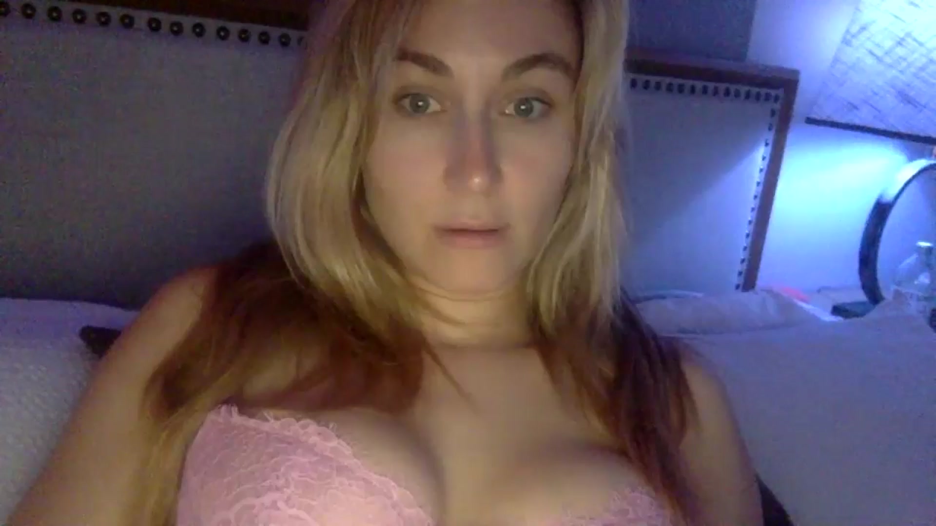 Gallery image thumbnail from lingerieyoga's myfreecams stream on, 06/14/2024, 06:46 image 8 of 20