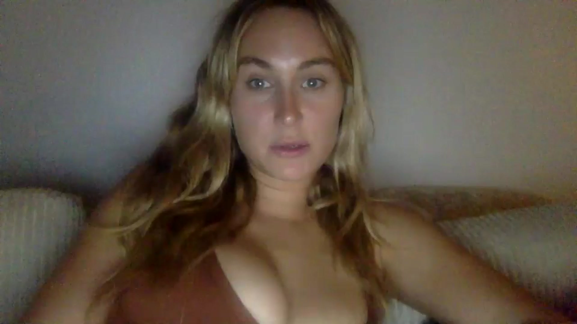 Gallery image thumbnail from lingerieyoga's myfreecams stream on, 07/15/2024, 05:02 image 1 of 20