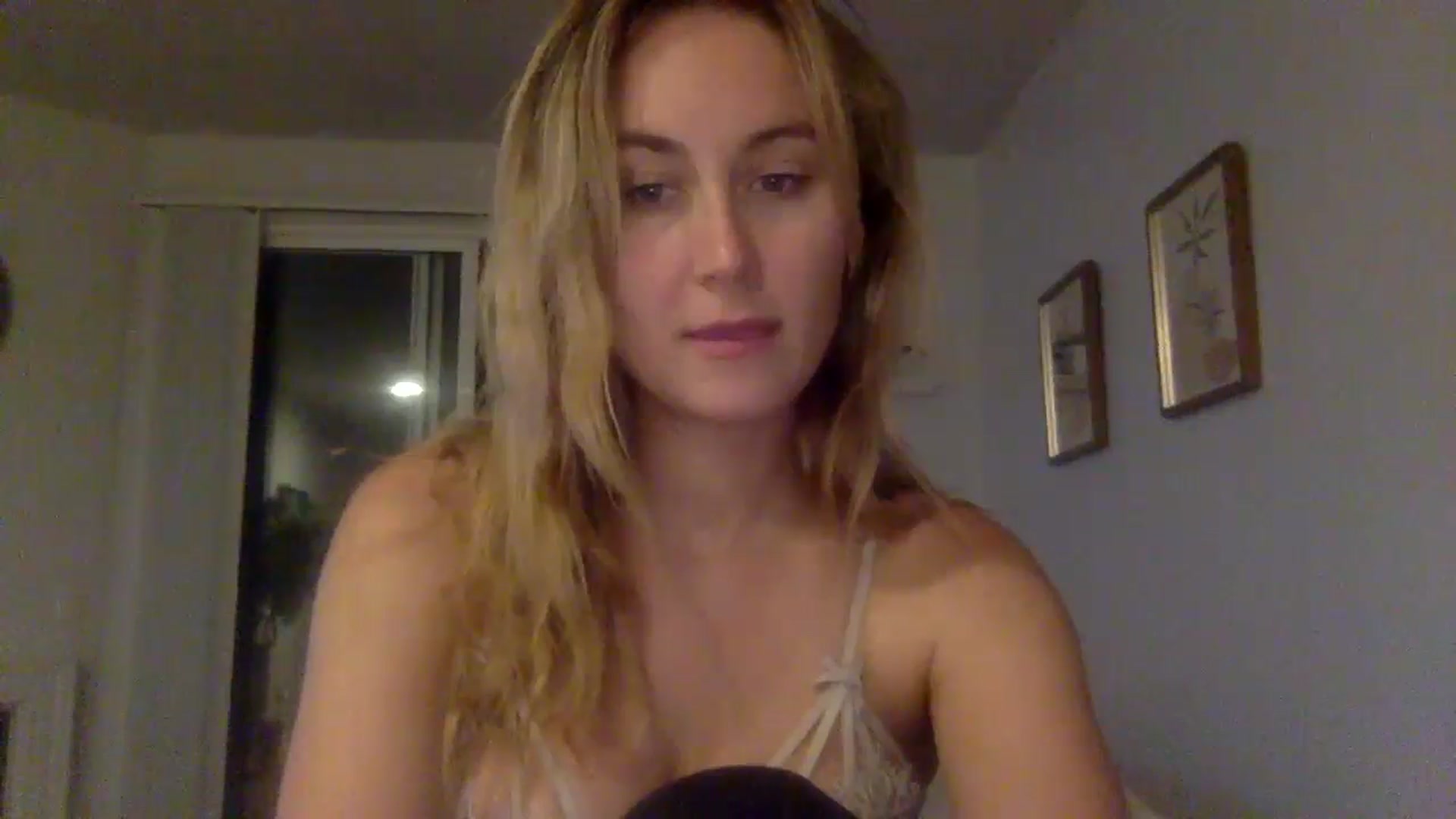 Gallery image thumbnail from lingerieyoga's myfreecams stream on, 07/17/2024, 05:21 image 17 of 20
