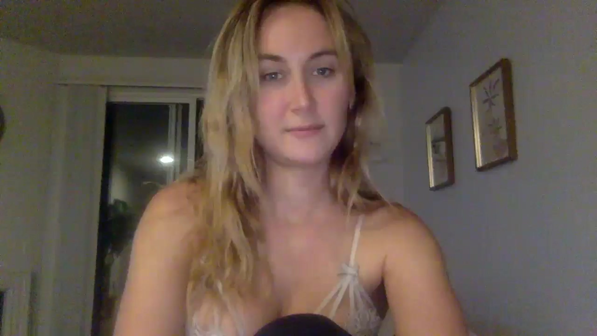 Gallery image thumbnail from lingerieyoga's myfreecams stream on, 07/17/2024, 05:21 image 16 of 20