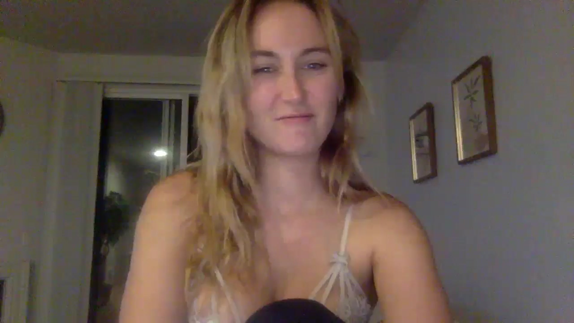 Gallery image thumbnail from lingerieyoga's myfreecams stream on, 07/17/2024, 05:21 image 13 of 20