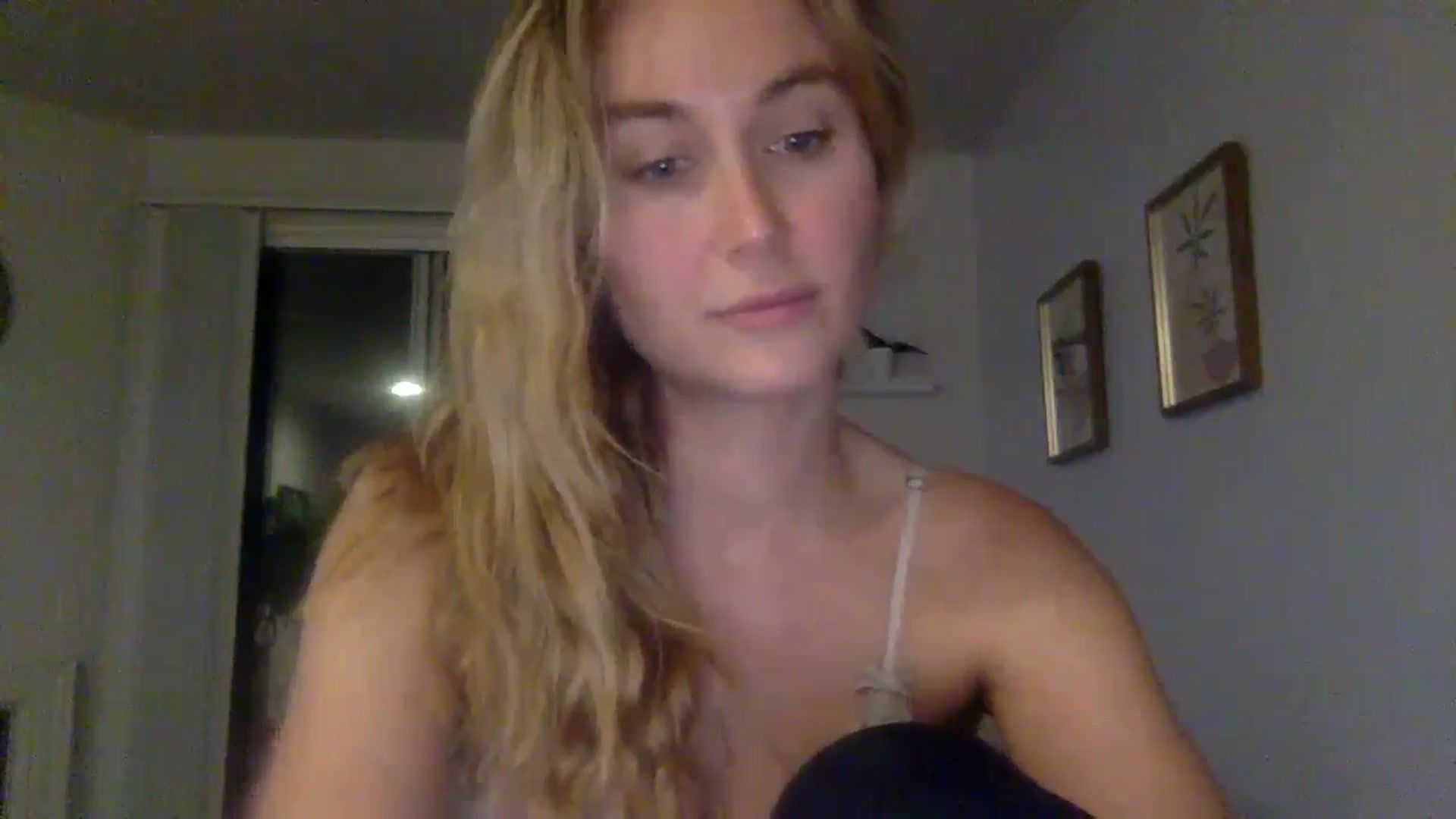 Gallery image thumbnail from lingerieyoga's myfreecams stream on, 07/17/2024, 05:21 image 19 of 20