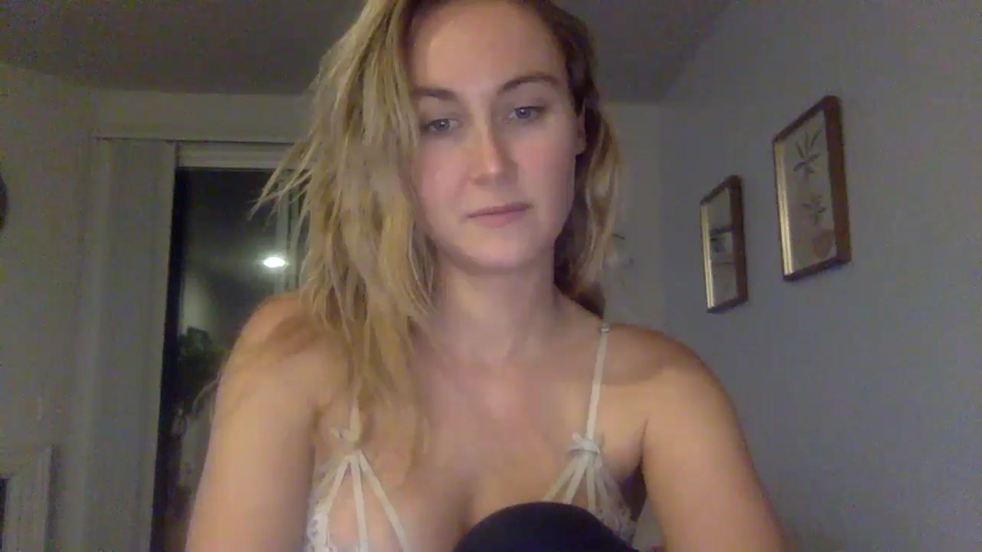 Gallery image thumbnail from lingerieyoga's myfreecams stream on, 07/17/2024, 05:21 image 8 of 20