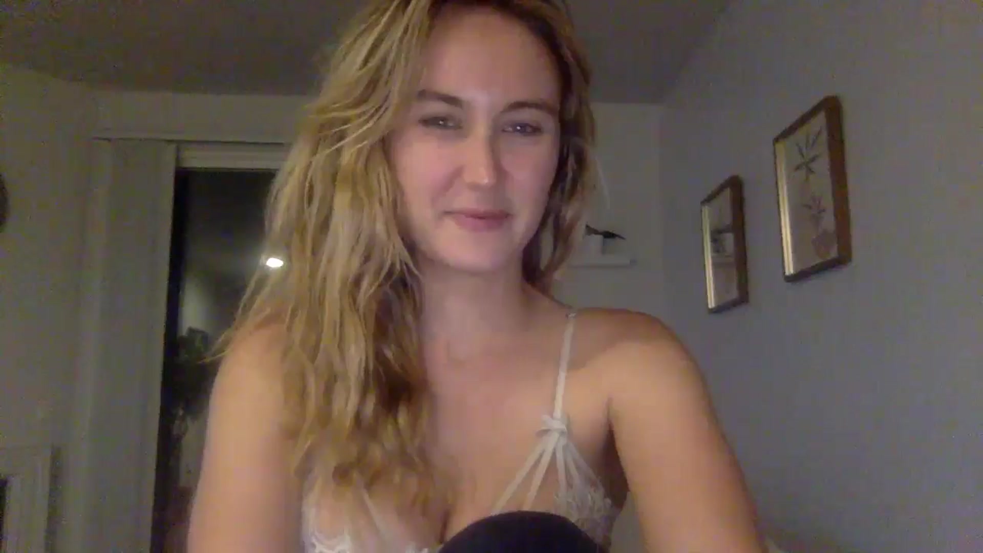Gallery image thumbnail from lingerieyoga's myfreecams stream on, 07/17/2024, 05:21 image 20 of 20