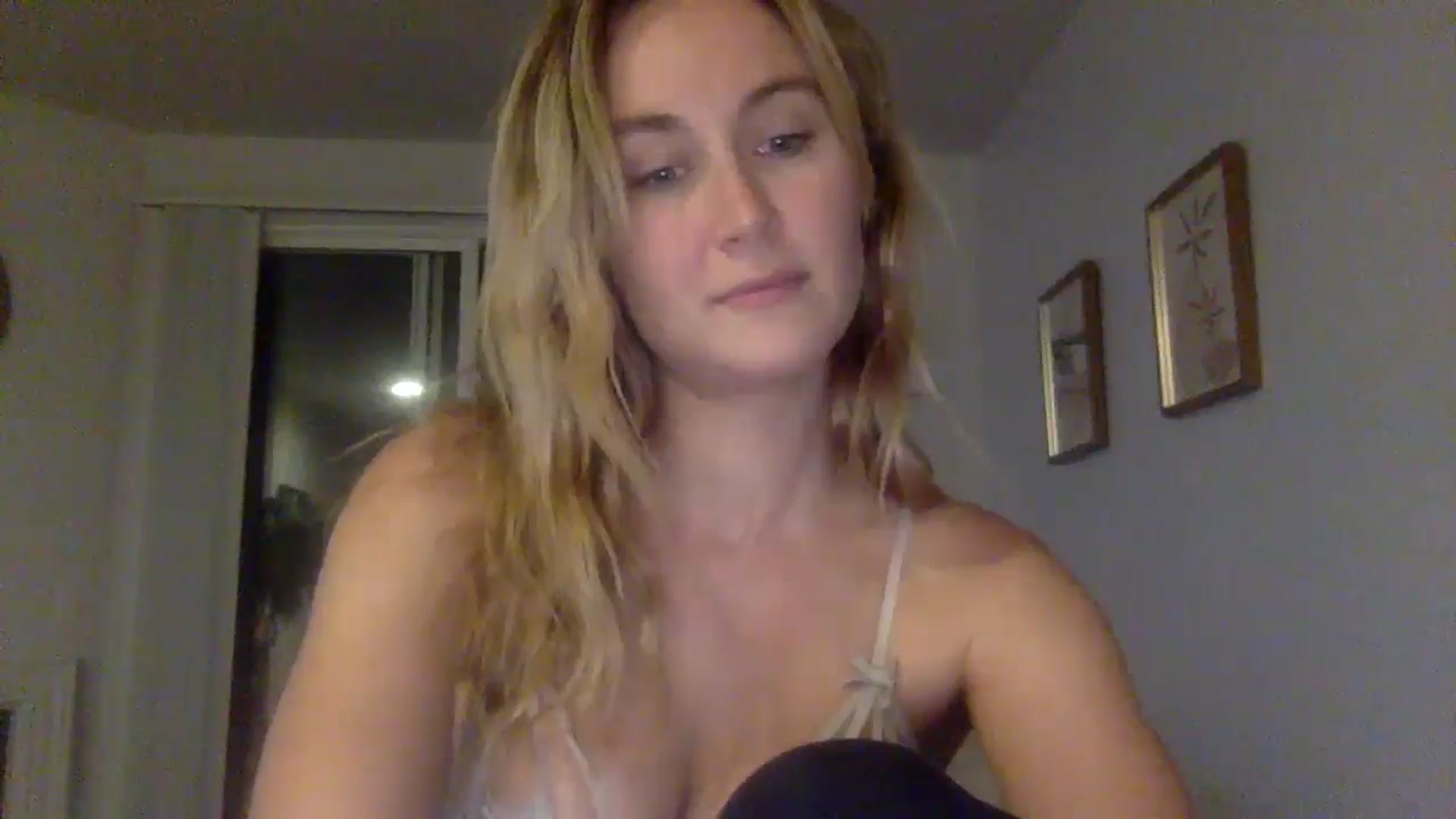 Gallery image thumbnail from lingerieyoga's myfreecams stream on, 07/17/2024, 05:21 image 11 of 20