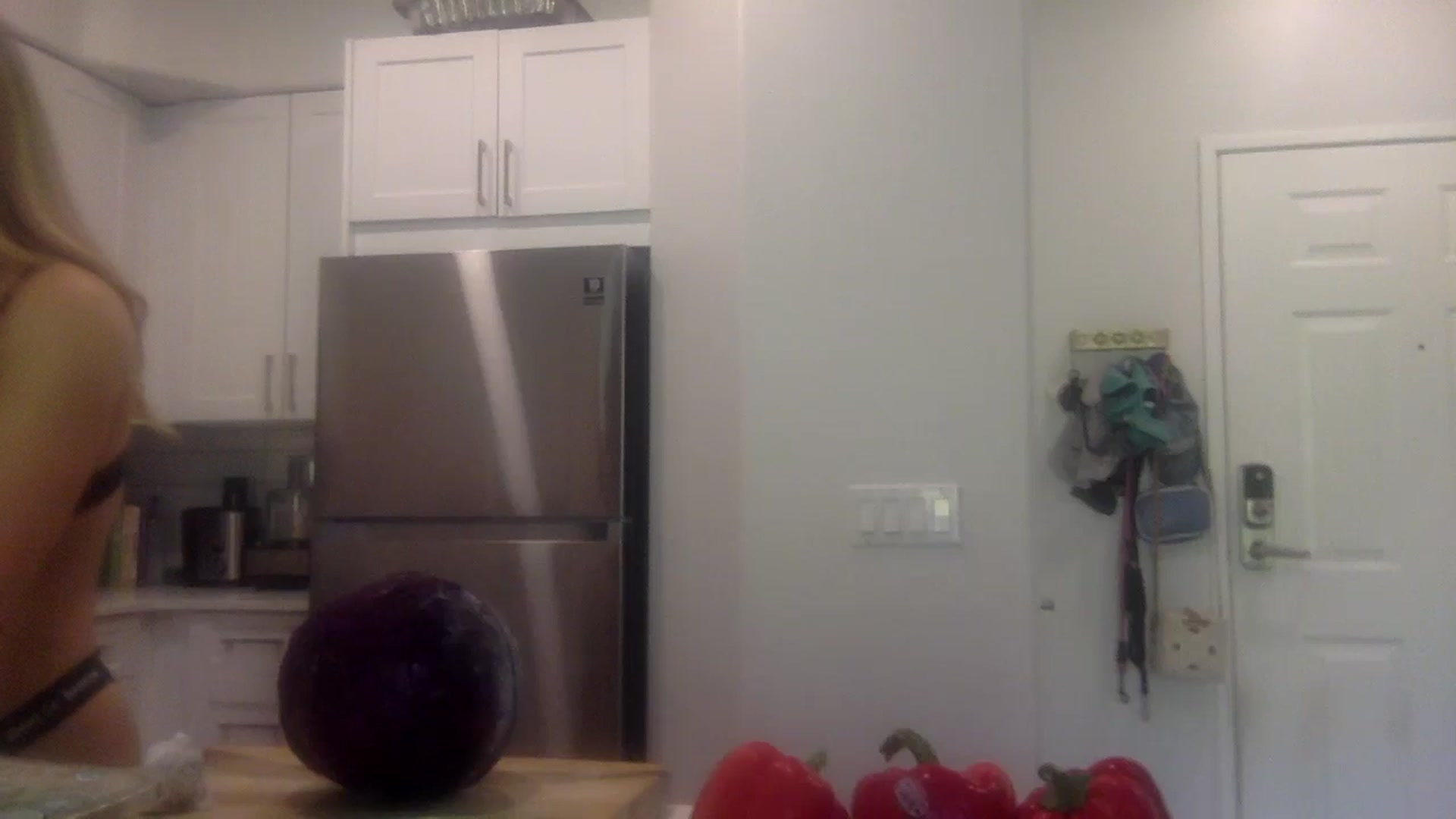 Gallery image thumbnail from lingerieyoga's myfreecams stream on, 08/24/2024, 22:08 image 4 of 20