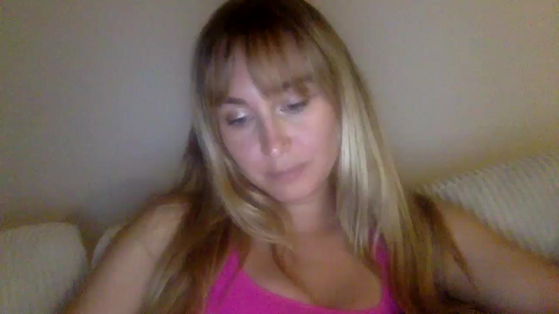 Gallery image thumbnail from lingerieyoga's myfreecams stream on, 09/23/2024, 03:22 image 5 of 20