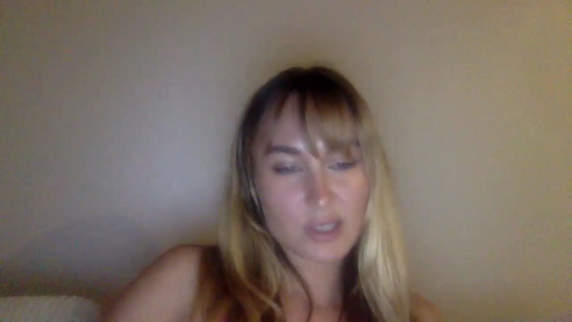 Gallery image thumbnail from lingerieyoga's myfreecams stream on, 09/23/2024, 03:22 image 19 of 20