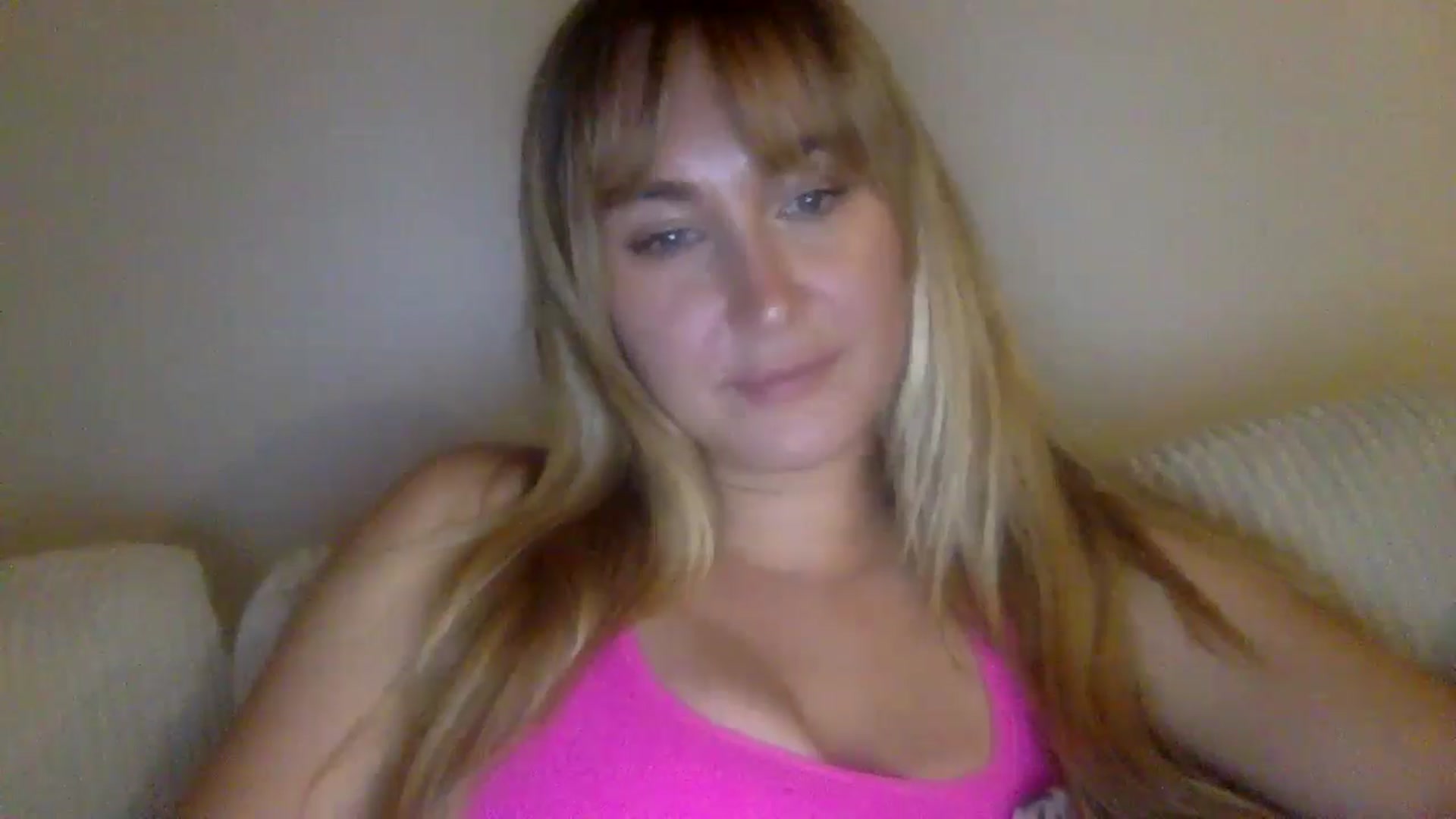 Gallery image thumbnail from lingerieyoga's myfreecams stream on, 09/23/2024, 03:22 image 4 of 20