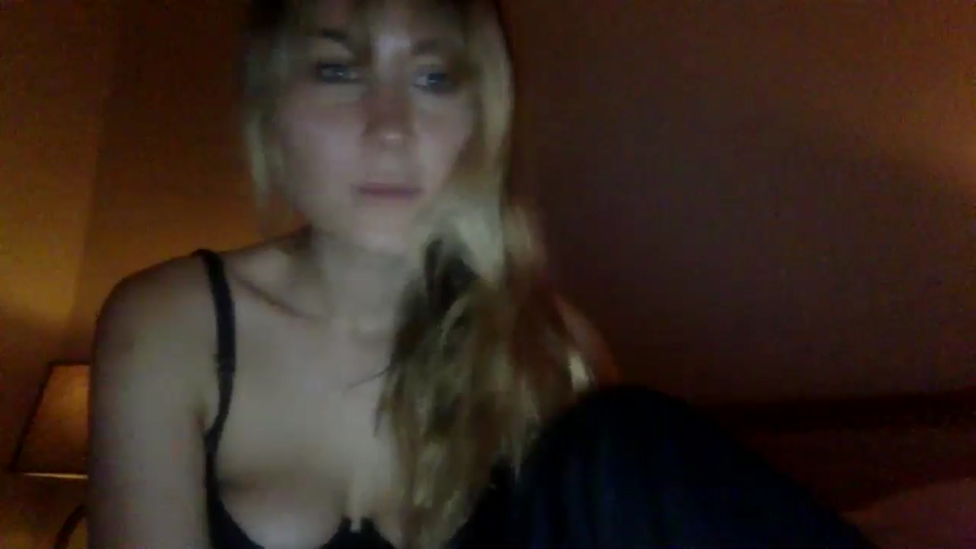 Gallery image thumbnail from lingerieyoga's myfreecams stream on, 10/17/2024, 04:28 image 16 of 20