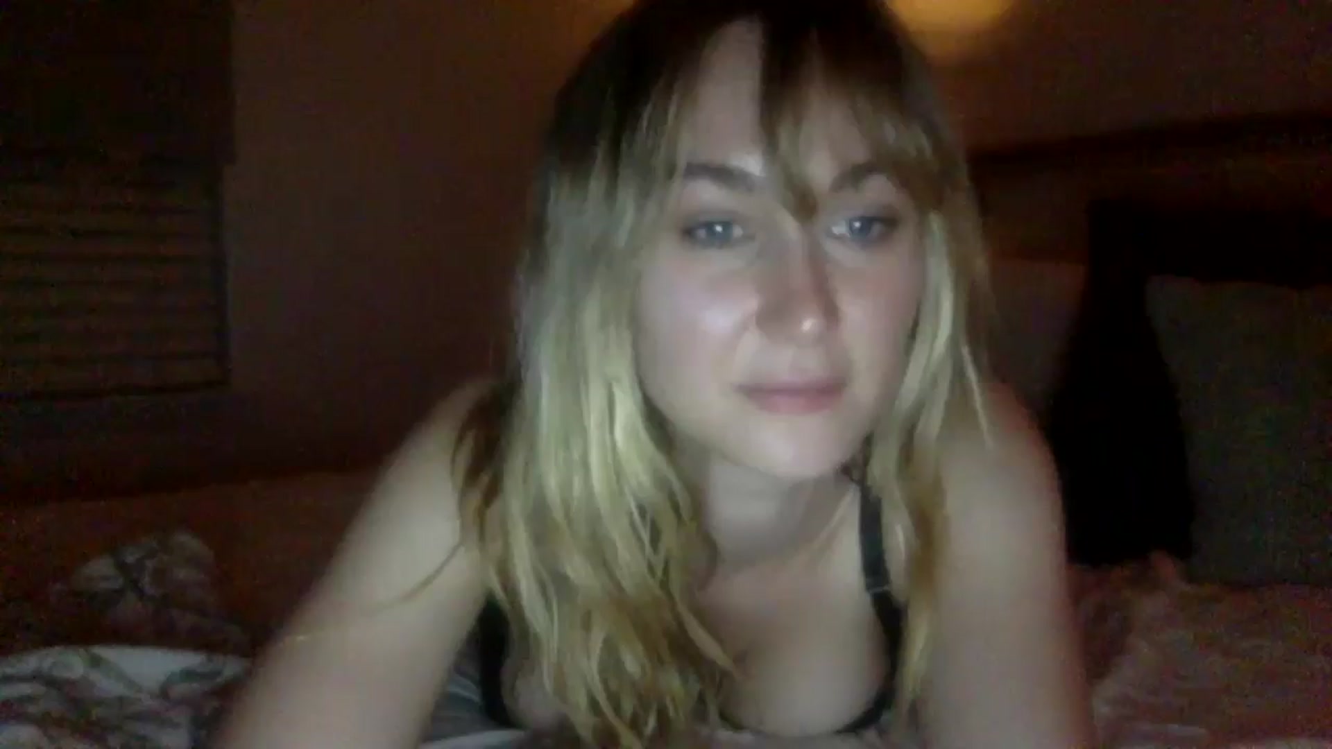 Gallery image thumbnail from lingerieyoga's myfreecams stream on, 10/17/2024, 04:28 image 5 of 20