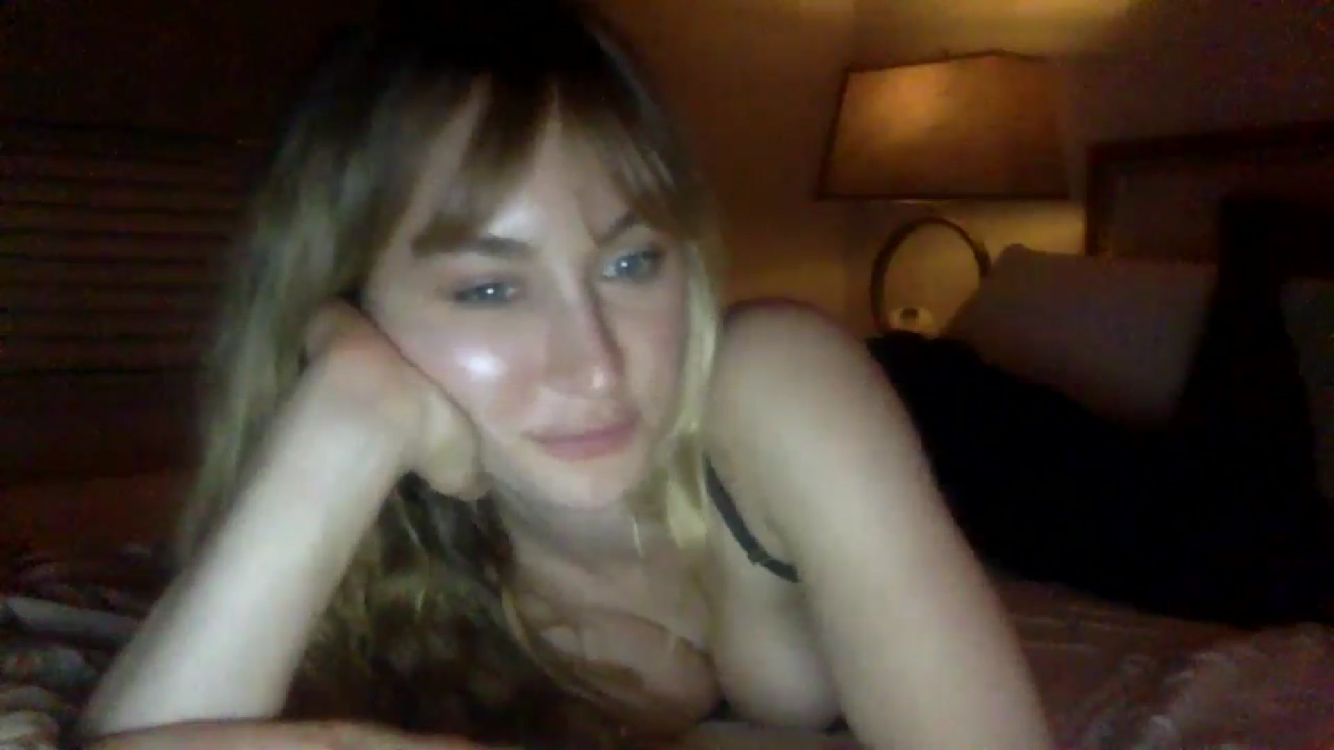 Gallery image thumbnail from lingerieyoga's myfreecams stream on, 10/17/2024, 04:28 image 9 of 20