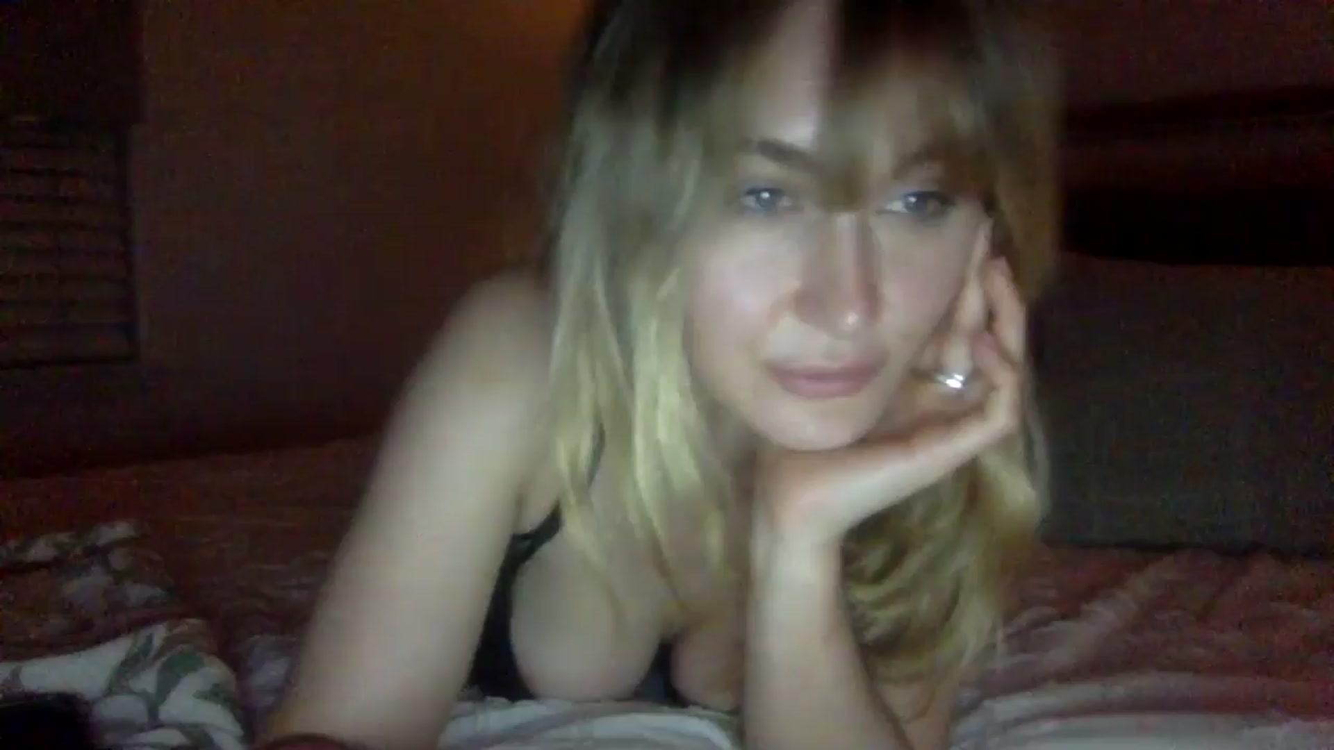 Gallery image thumbnail from lingerieyoga's myfreecams stream on, 10/17/2024, 04:28 image 1 of 20