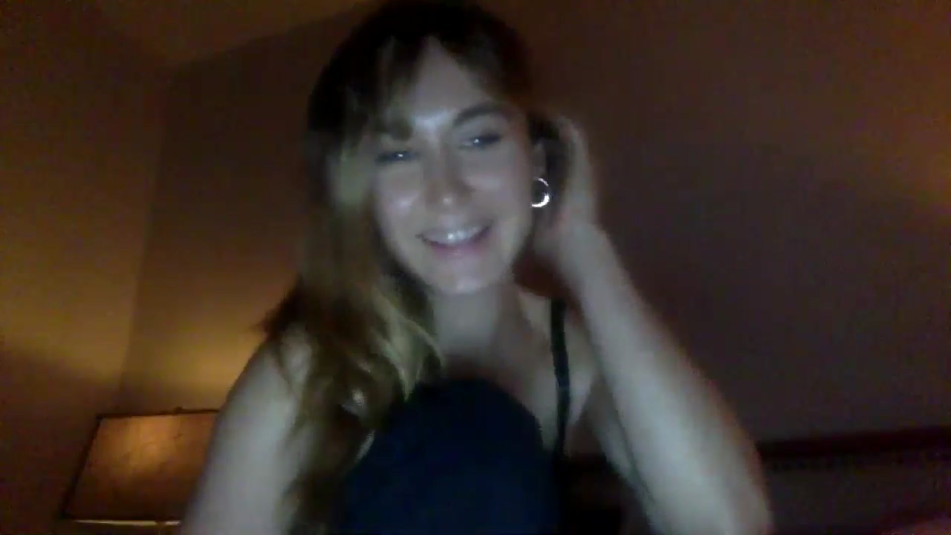 Gallery image thumbnail from lingerieyoga's myfreecams stream on, 10/17/2024, 04:28 image 17 of 20