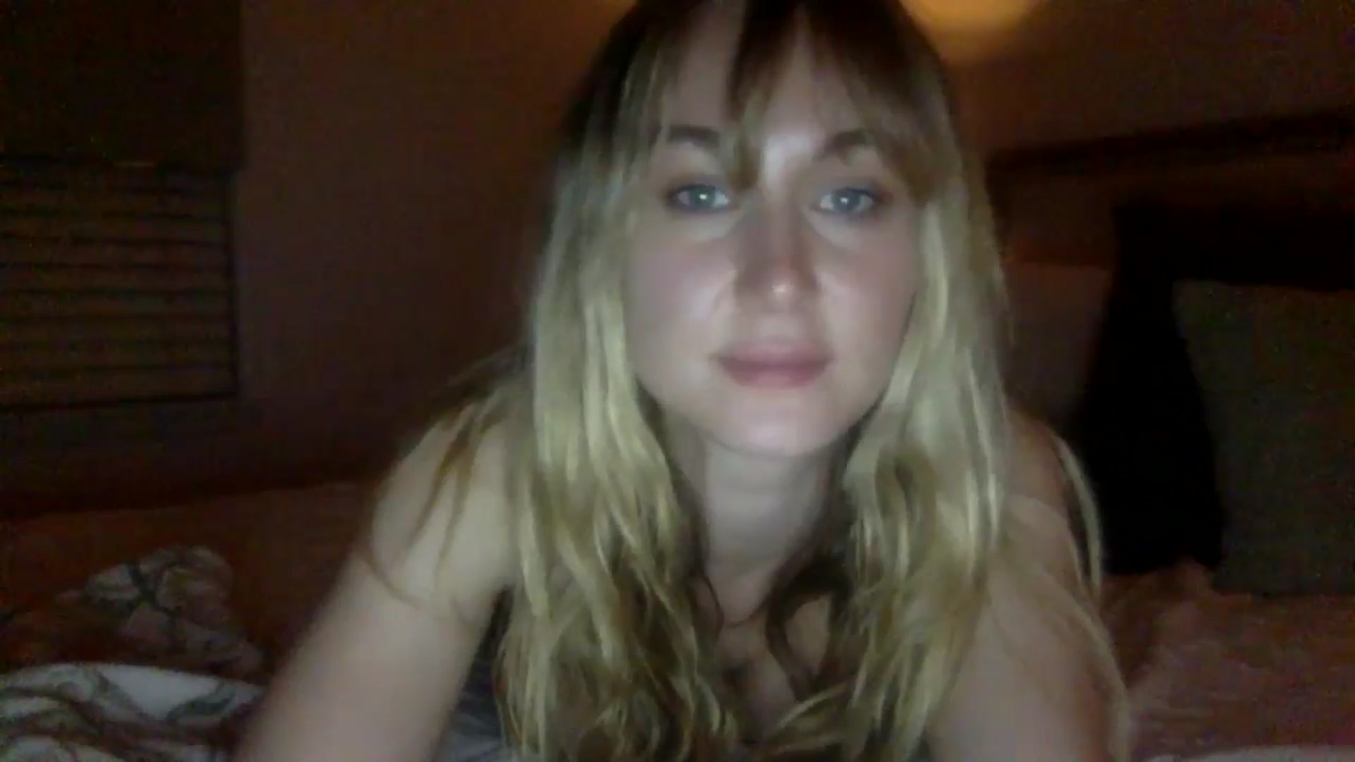 Gallery image thumbnail from lingerieyoga's myfreecams stream on, 10/17/2024, 04:28 image 6 of 20