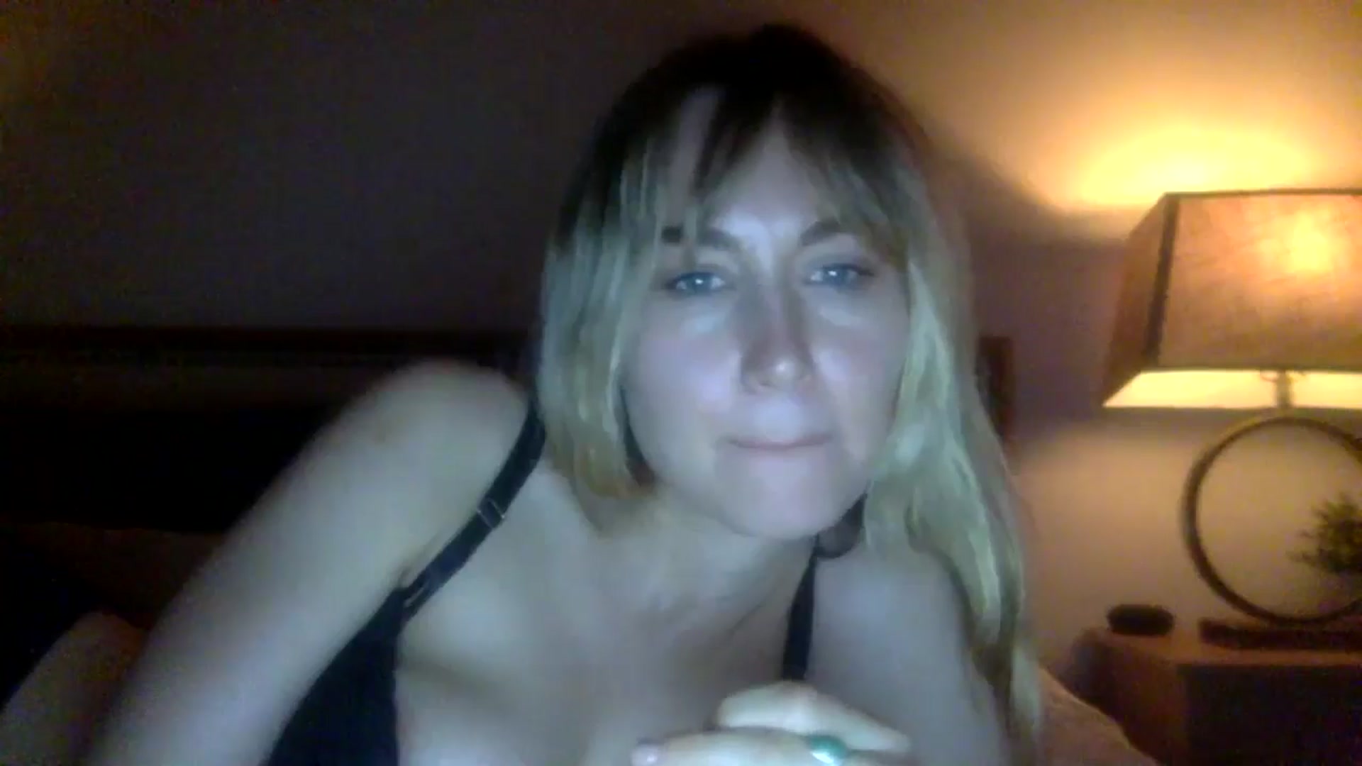Gallery image thumbnail from lingerieyoga's myfreecams stream on, 10/17/2024, 04:28 image 19 of 20