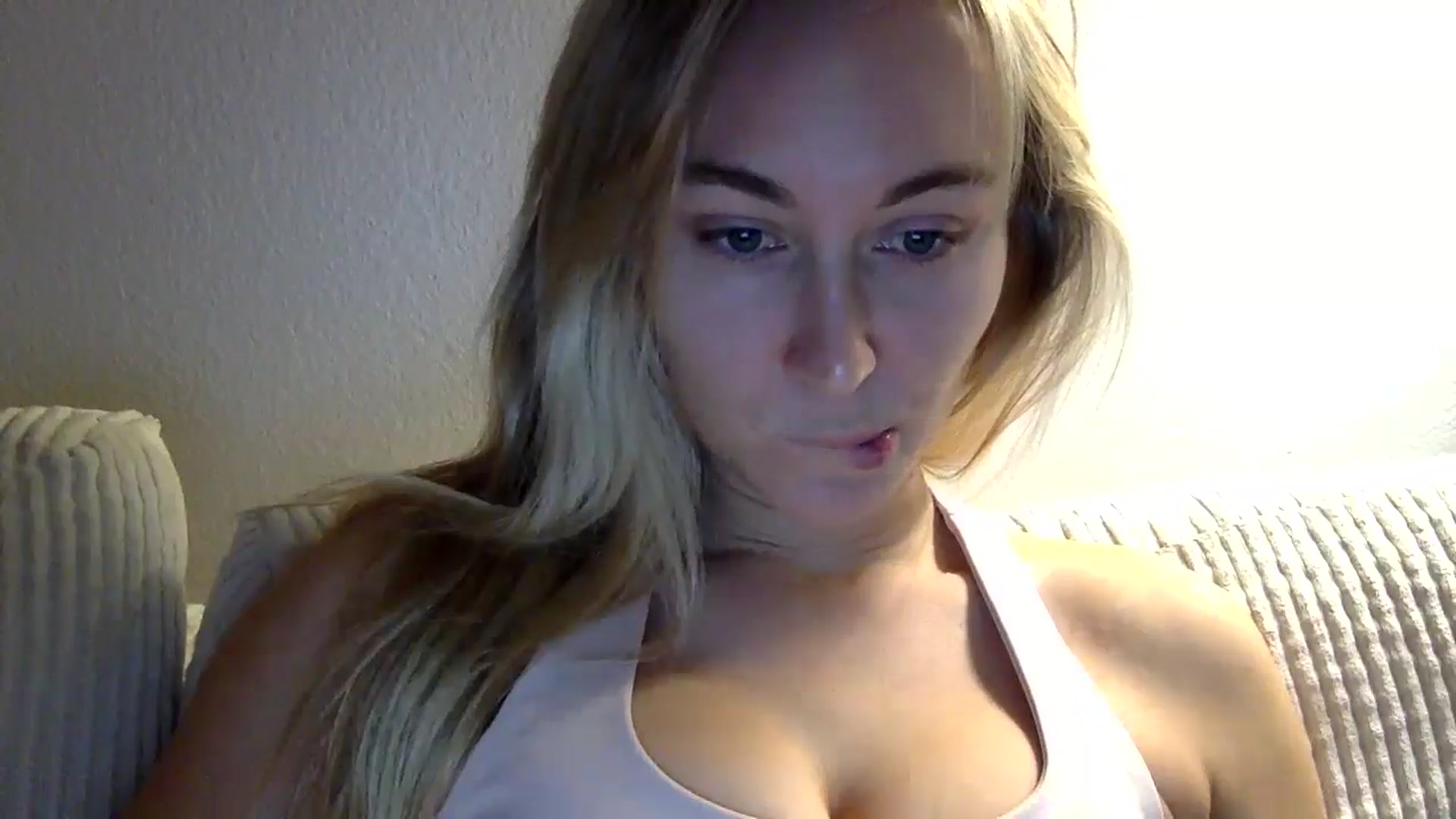 Gallery image thumbnail from lingerieyoga's myfreecams stream on, 10/30/2024, 03:40 image 10 of 20