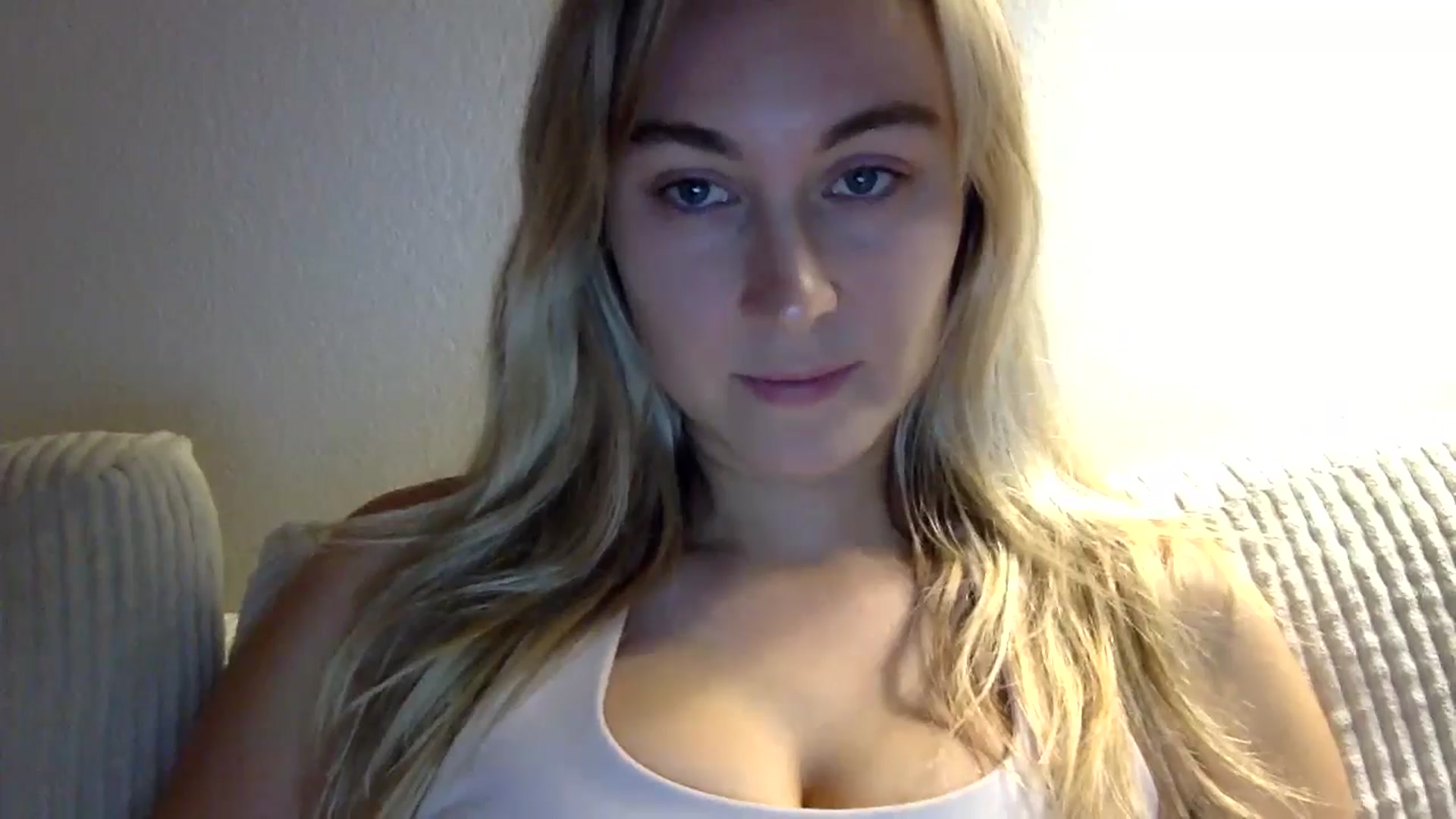 Gallery image thumbnail from lingerieyoga's myfreecams stream on, 10/30/2024, 03:40 image 4 of 20