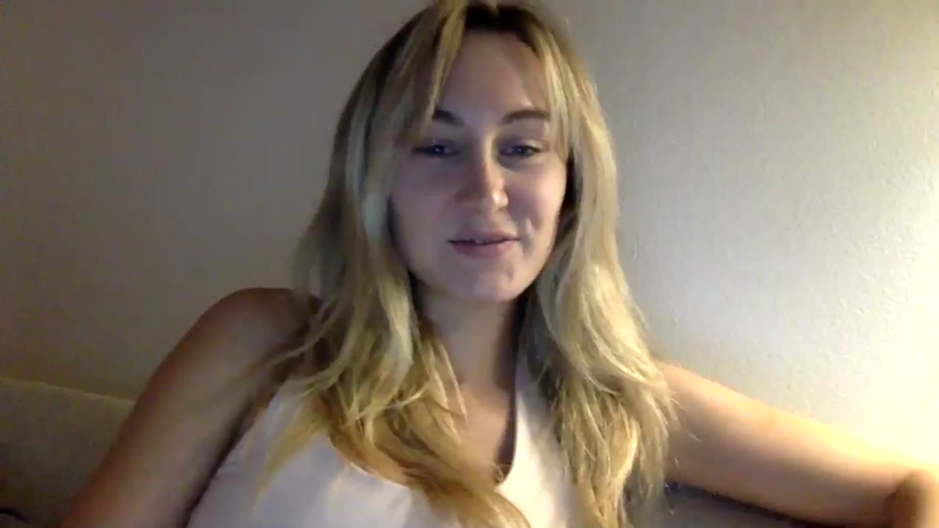 Gallery image thumbnail from lingerieyoga's myfreecams stream on, 10/30/2024, 03:40 image 14 of 20