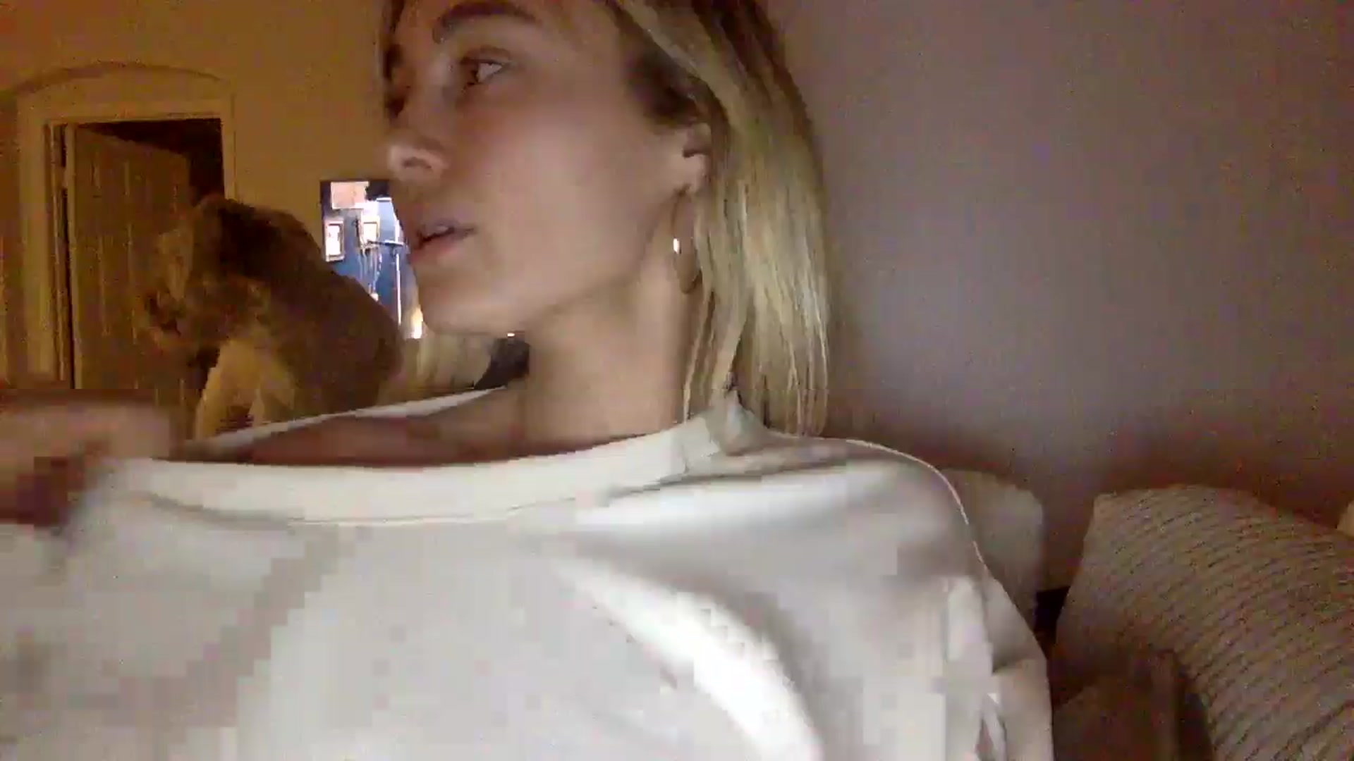 Gallery image thumbnail from lingerieyoga's myfreecams stream on, 11/22/2024, 04:46 image 11 of 20