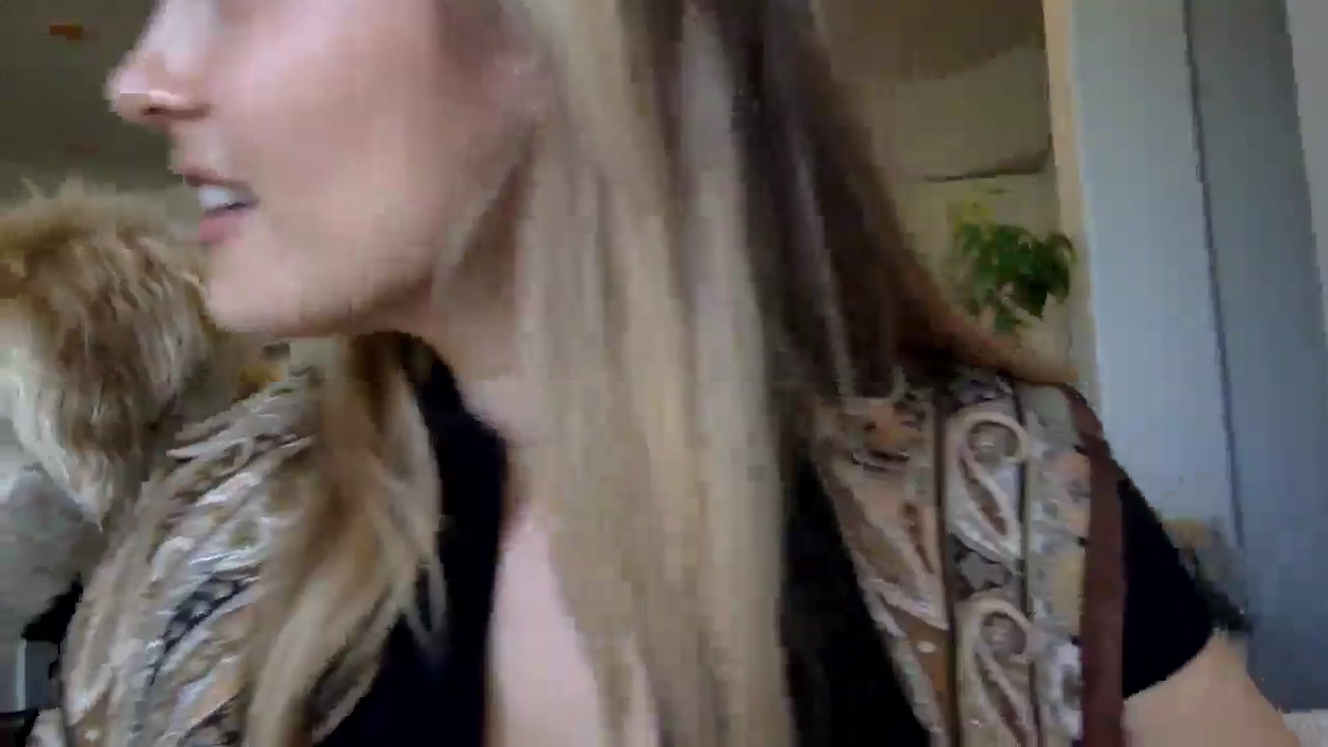 Gallery image thumbnail from lingerieyoga's myfreecams stream on, 04/29/2025, 23:35 image 10 of 20