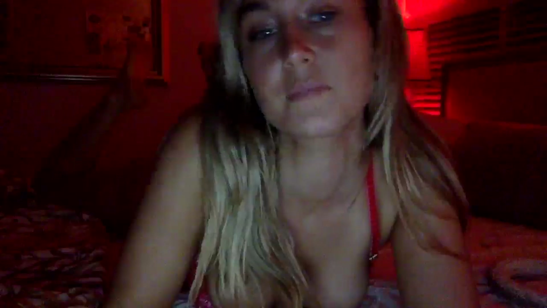 Gallery image thumbnail from lingerieyoga's myfreecams stream on, 05/29/2025, 05:36 image 16 of 20