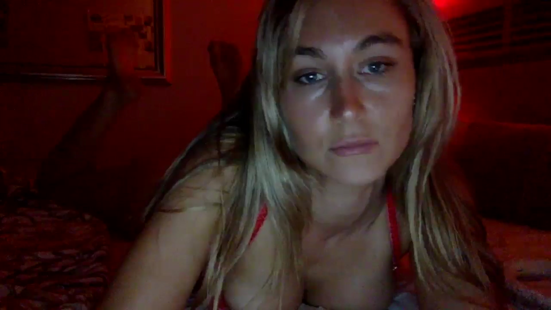 Gallery image thumbnail from lingerieyoga's myfreecams stream on, 05/29/2025, 05:36 image 15 of 20