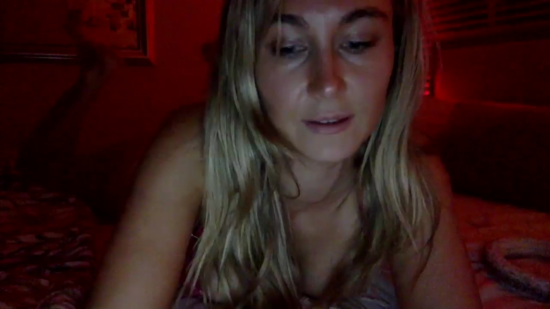 Gallery image thumbnail from lingerieyoga's myfreecams stream on, 05/29/2025, 05:36 image 13 of 20