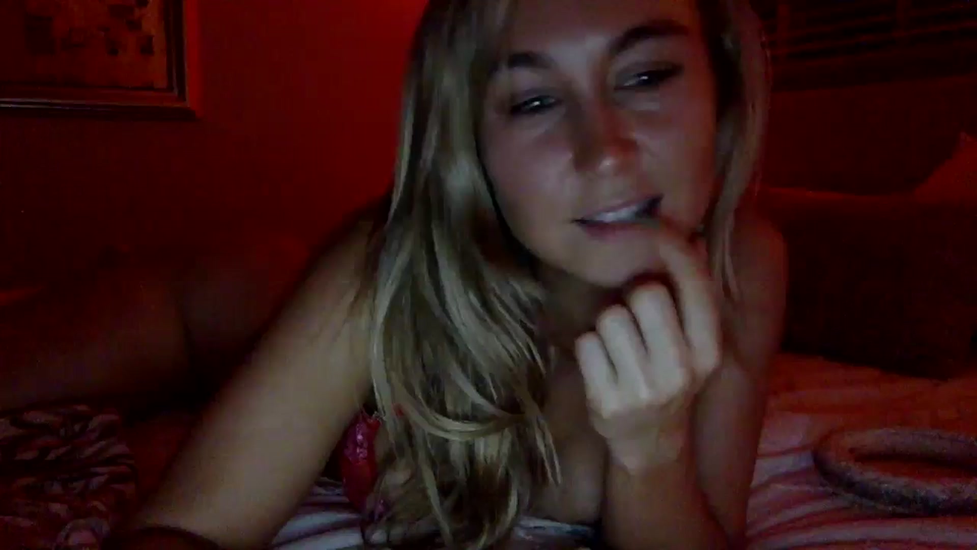 Gallery image thumbnail from lingerieyoga's myfreecams stream on, 05/29/2025, 05:36 image 8 of 20