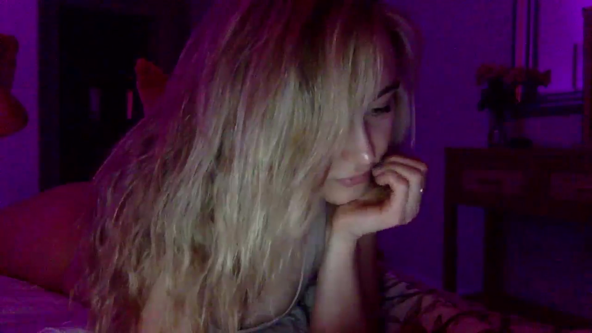 Gallery image thumbnail from lingerieyoga's myfreecams stream on, 06/19/2025, 06:20 image 8 of 20