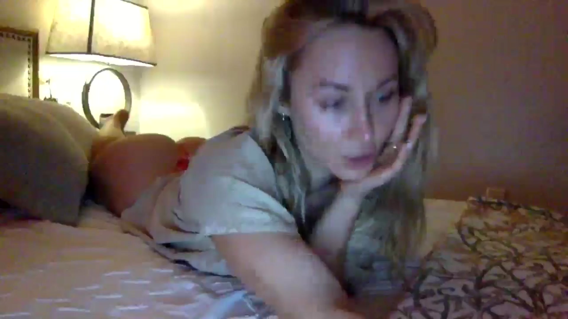 Gallery image thumbnail from lingerieyoga's myfreecams stream on, 06/28/2025, 07:06 image 2 of 20