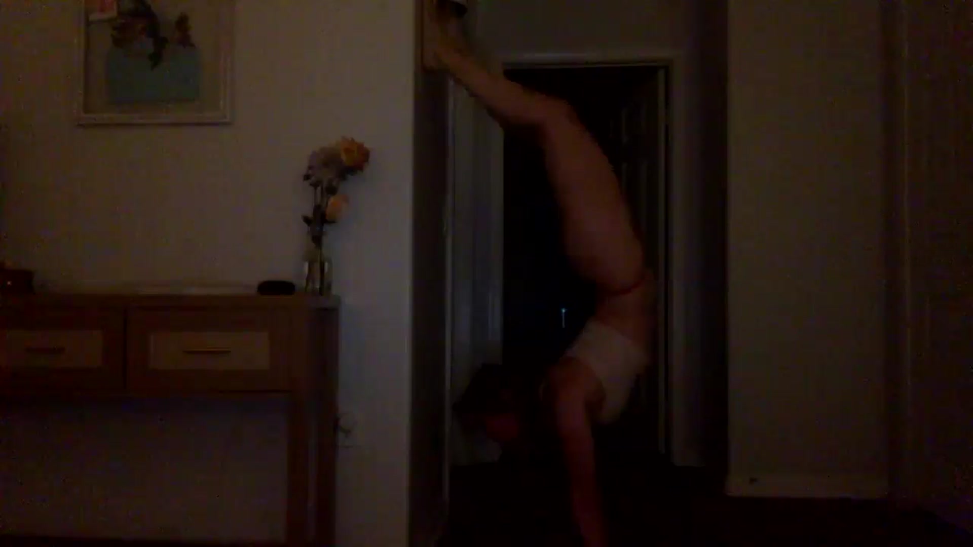 Gallery image thumbnail from lingerieyoga's myfreecams stream on, 07/03/2025, 05:51 image 9 of 20