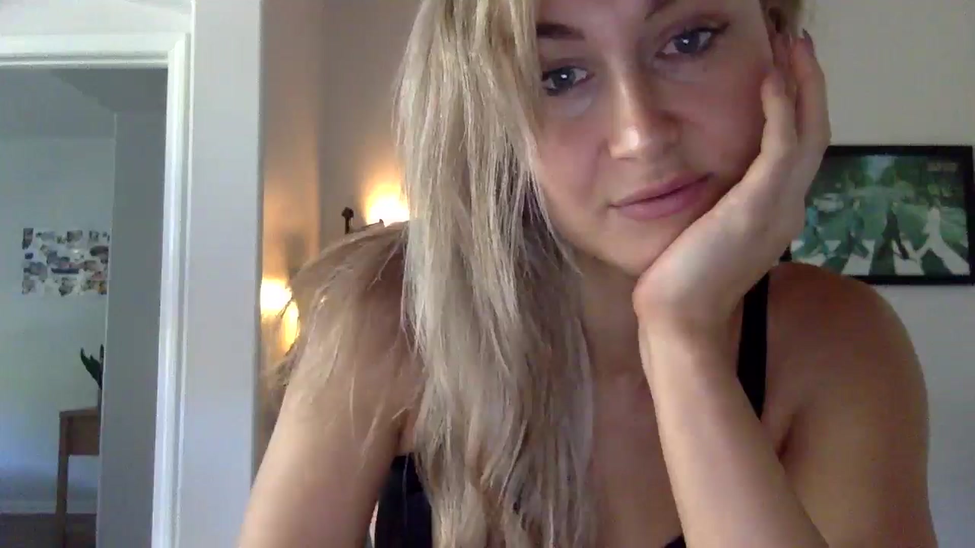 Gallery image thumbnail from lingerieyoga's myfreecams stream on, 07/23/2025, 21:39 image 17 of 20