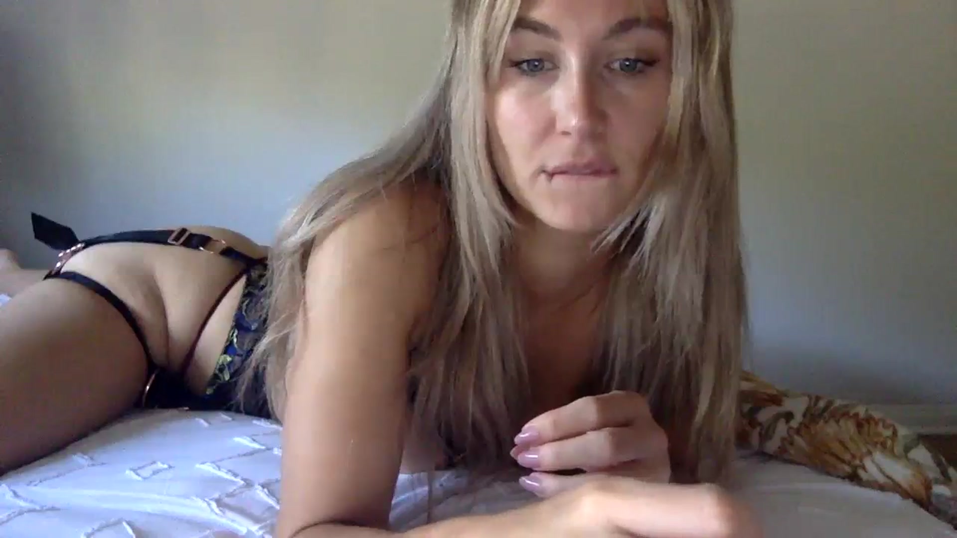 Gallery image thumbnail from lingerieyoga's myfreecams stream on, 07/23/2025, 22:10 image 10 of 20